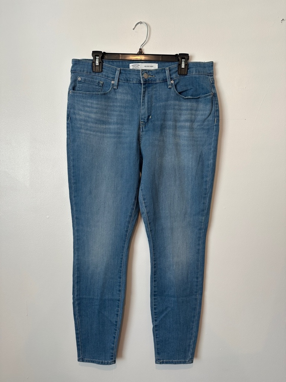 Signature by Levi Strauss Women's Skinny Jeans - Medium Blue Wash